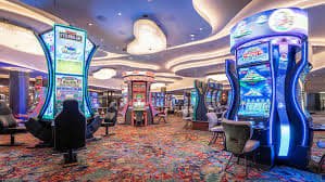Tampilan kasino online edutoto dengan live dealer dan mesin slot yang menarik